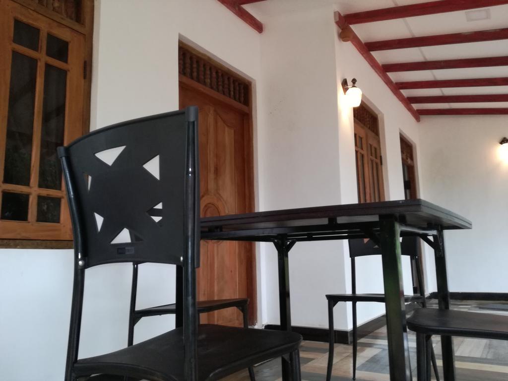 Danara Homestay Σιγκιρίγια Εξωτερικό φωτογραφία