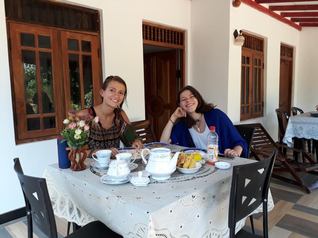 Danara Homestay Σιγκιρίγια Εξωτερικό φωτογραφία